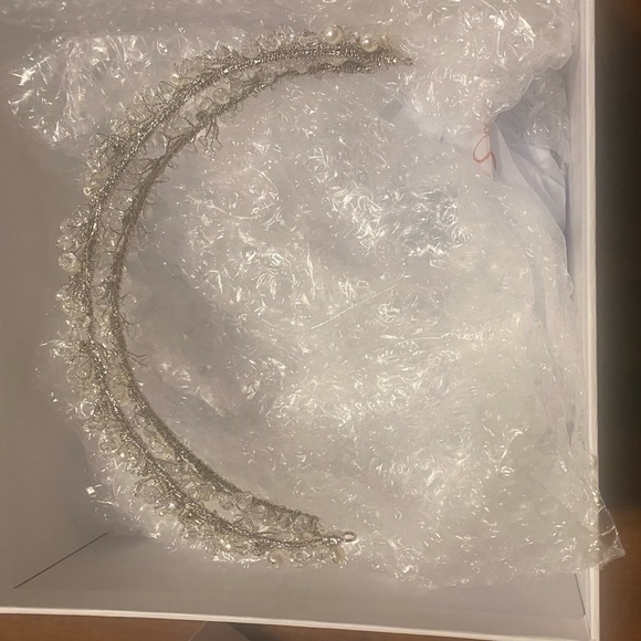 NIB Ellee Couture Boutique Nala Swarovski Headpiece - Picture 3 of 5